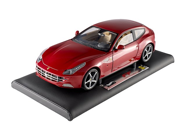 Super Elite : Sortie de la Ferrari FF 1/18