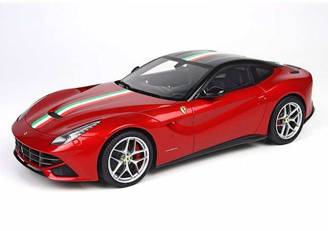BBR : Ferrari F12 Rouge mtallis / Toit noir / bande italienne