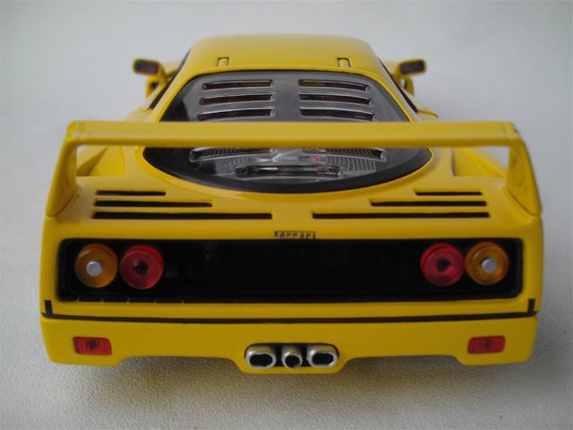 Analyse et Photos des F40 Mattel Elite rouge et jaune