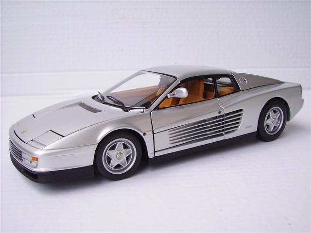 La Testarossa 1984 Elite 1/18 est disponible