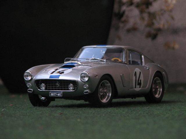 Nouveaut CMC : La Ferrari 250 GT SWB #14 Le Mans 1961 1/18