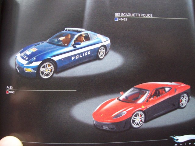 Infos concernant les Ferrari 612 Police et F430 rouge et noire E