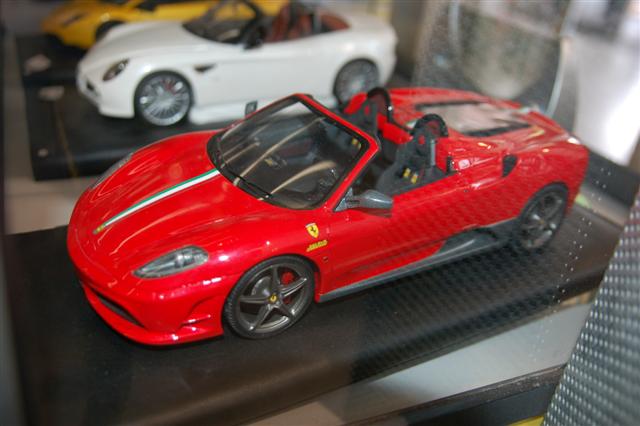 La Ferrari F430 16M MR Models 1/18 prsente au salon Genve