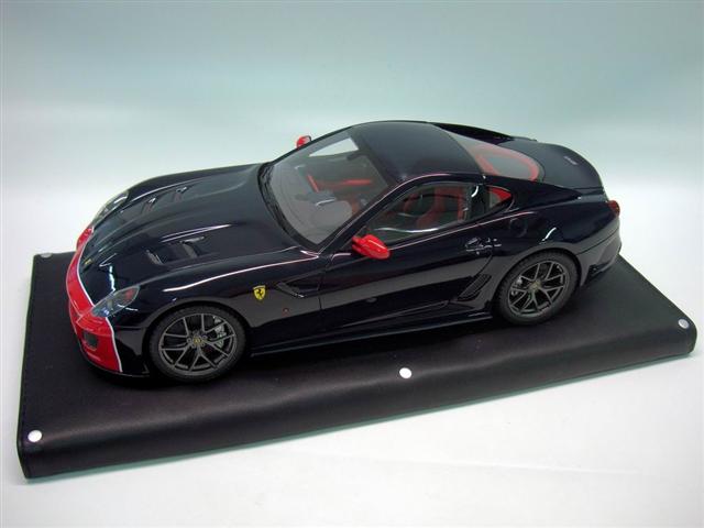 Photos de la Ferrari 599 GTO MR Models Bi-tons Bleu & Rouge 1/18