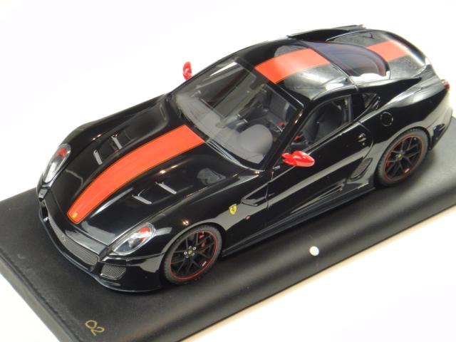 Photo de la Ferrari 599 GTO MR Models Noire bande rouge 1/18