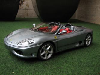 Sortie de la 360 Modena Spider grise Elite 1/18