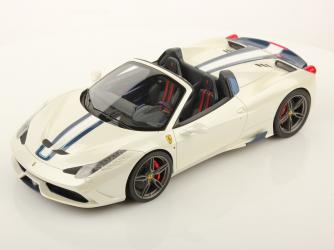 MR Models : Nouveaut Fvrier 2015 : Ferrari 458 Speciale Aperta  Blanc "Bianco Fuji" / bande bleue & blanche FE012E 1/18