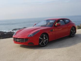 Photos de la Ferrari FF Rouge Elite 1/18