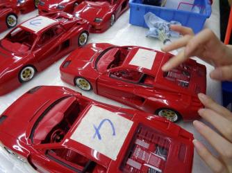 GT Spirit : Photos de la chane de production de la Koenig Testarossa Evolution Competition 1/18