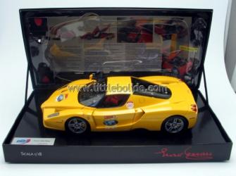 Deux Enzo du 60 Relay au catalogue BBR au 1/18