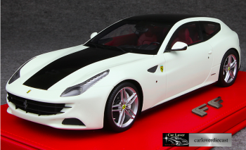 BBR : P1829WBLK : Ferrari FF Blanc Avus / Toit & bande noirs 1/18