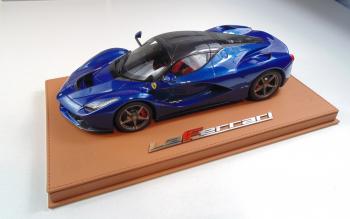BBR : Ferrari LaFerrari Bleu mtallis / Toit Carbone 1/18