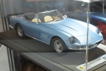 Nuremberg 2015 : BBR : Photos des Ferrari 275 GTB/4 Spider 1/18