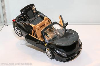 Salon de Nuremberg 2014 : Elite : La Ferrari 458 Spider Noire est encore l cette anne au 1/18