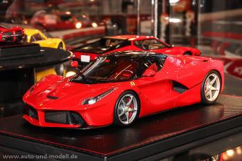 Nuremberg 2014 : Kyosho : Distribution de la Ferrari LaFerrari de BBR 1/18