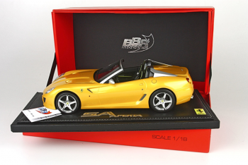 Photo de la Ferrari SA Aperta Giallo Tristrato BBR 1/18