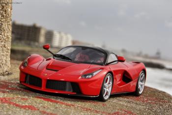 BBR : Nouveaut en photos : Ferrari LaFerrari Rosso Corsa 1/18