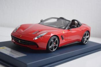 Looksmart : Nouveaut Juin 2017 : Sortie de la Ferrari F60 America Rosso Corsa 1/18
