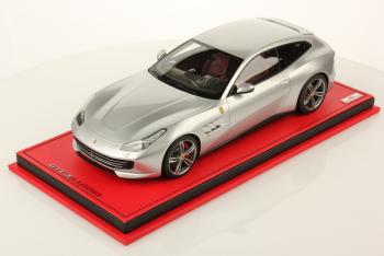 MR Models : Nouveaut Oct. 2016 : Autres photos de la Ferrari GTC4 Lusso Argento Nurburgring FE019G 1/18