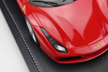 BBR : Sortie imminente : Photos de la Ferrari 488 GTB Rosso Corsa P18106 1/18
