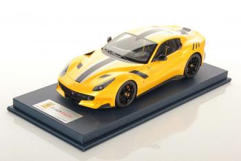 Looksmart : Nouveaut Q1 2018 : Photos de la Ferrari F12 tdf Giallo Tristrato au 1/18