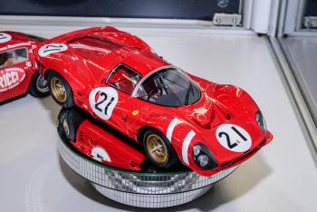 Nuremberg 2019 : BBR : Photos d'un prototype de la future Ferrari 330 P3 des 24 Heures du Mans 1967 au 1/18