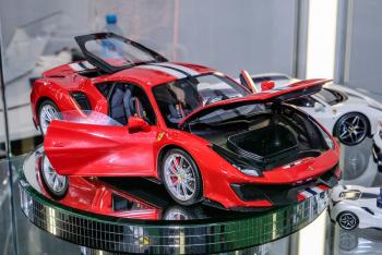 Nuremberg 2019 : BBR : Photos du prototype de la Ferrari 488 Pista en rsine ouvrante au 1/18 !