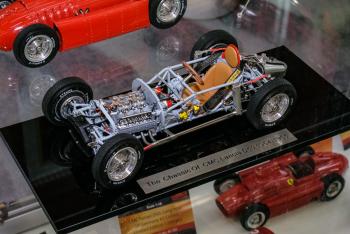 Nuremberg 2019 : CMC : Photo du chssis de la Lancia-Ferrari D50 au 1/18