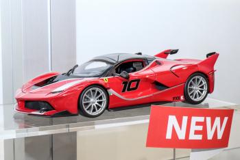 Nuremberg 2017 - Bburago Race & Play : Photos de la Ferrari FXX-K N10 au 1/18