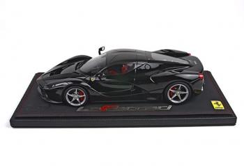 BBR : Ferrari LaFerrari Noire / Toit Carbone au 1/18
