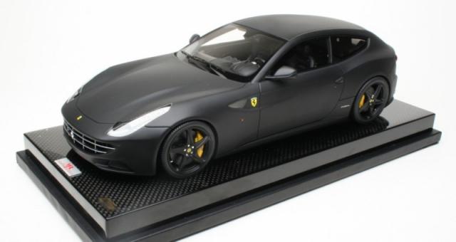 Photos de la Ferrari FF Black Matt MR Models 1/18