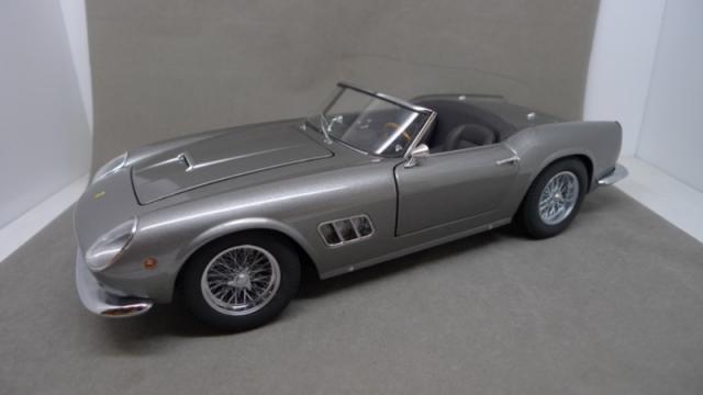 Photos de la Ferrari 250GT California Elite 1/18