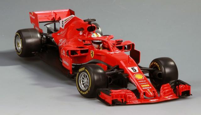 Bburago : Nouveaut Aot 2018 : Sortie de la Ferrari SF71-H de vettel au 1/18