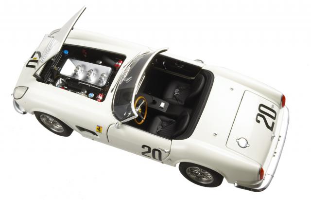 Photos de la Ferrari 250 GT California Le Mans #20 Elite 1/18