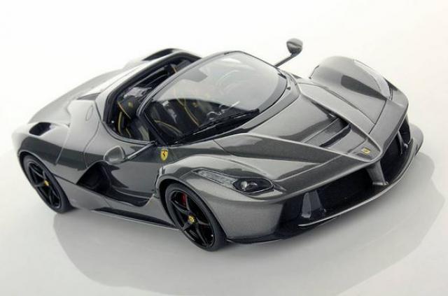 MR Models : Nouveaut Mai 2017 - Sortie de la Ferrari LaFerrari Aperta Grigio Ferro au 1/18