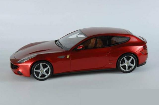 Nouvelles photos de la Ferrari FF par MR Models au 1/18