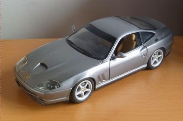 Vintage : Ferrari 550 Maranello HotWheels grise 1/18