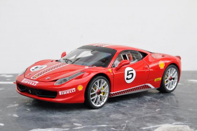 Elite : Analyse de la Ferrari 458 Challenge #5 Rouge 1/18