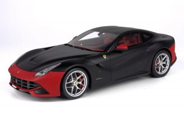 BBR : Photos de la Ferrari F12 Noire Test 2012 1/18