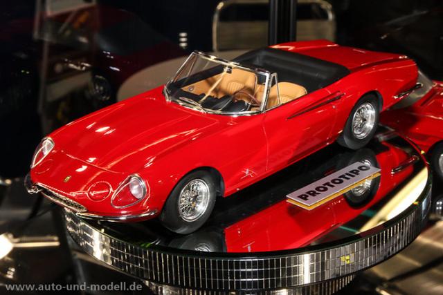 Nuremberg 2014 :  BBR : Prototype de la Ferrari 365 California 1/18