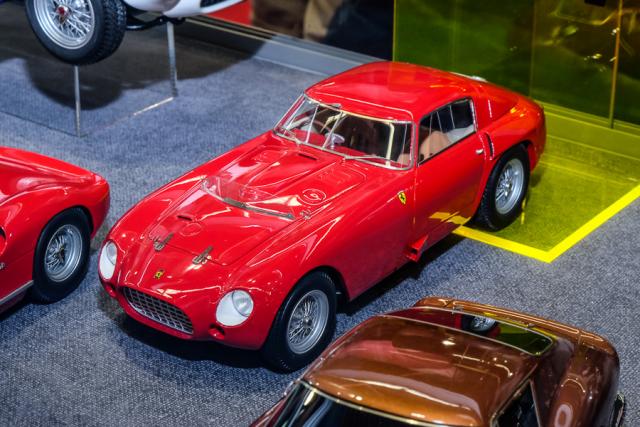 Nuremberg 2018 : BBR : Photos de la Ferrari 375 MM Rouge au 1/18