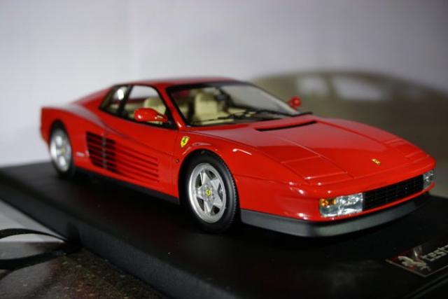 Kyosho : Prvision 2016 : Une Ferrari Testarossa rouge en rsine au 1/18