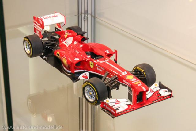 Nuremberg 2014 : Elite : Photo de la Ferrari F138 Alonso 1/18