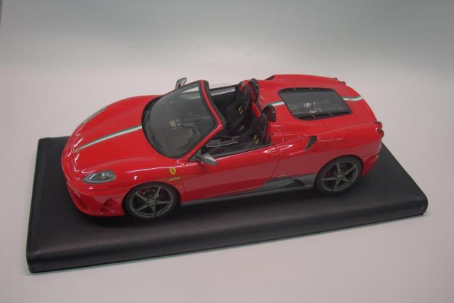 MR Models : Ferrari F430 16M Rosso Corsa / bas de caisse noirs /18