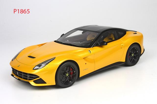 BBR : Photos de la Ferrari F12 Metallic tristato Toit Noir 1/18