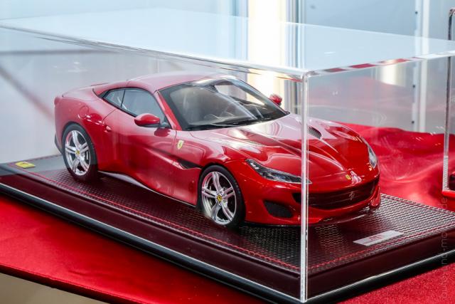 ToyFair Nuremberg 2018 : MR Models : La nouvelle Ferrari Portofino prsente sur le stand au 1/18