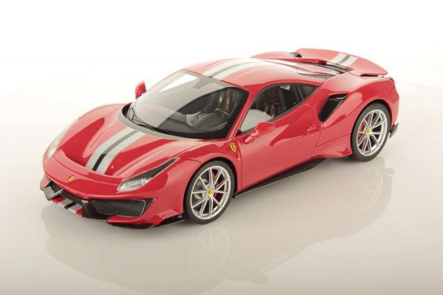 MR Models : Preview Q3 2018 : FE025A  : Photos de la Ferrari 488 Pista Salon de Genve 2018 au 1/18