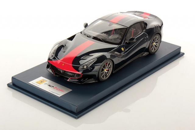 Looksmart : Nouveaut Q1 2018 : Photos de la Ferrari F12 tdf Blue Pozzi au 1/18