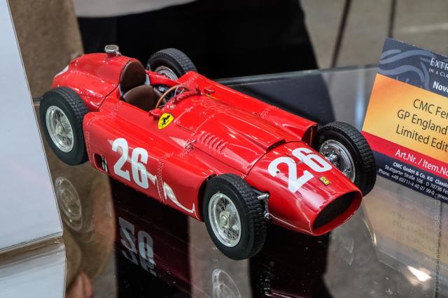 ToyFair Nuremberg 2018 : CMC : Photos de la superbe Ferrari D50 #26 Fangio / Collins de l'tonnant GP d'Italie 1956 au 1/18