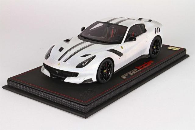 BBR : Nouveaut Dec. 2017 : Sortie de la Ferrari F12 tdf Blanche Ref P18121SW1 1/18